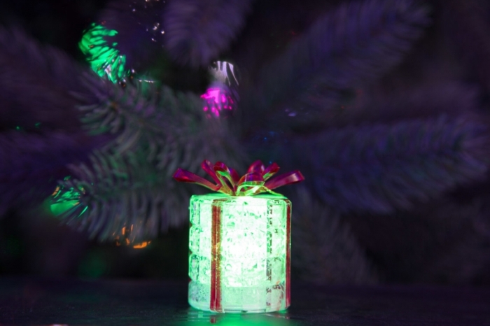Фигура светодиодная на подставке Новогодний подарок, RGB - купить с доставкой
