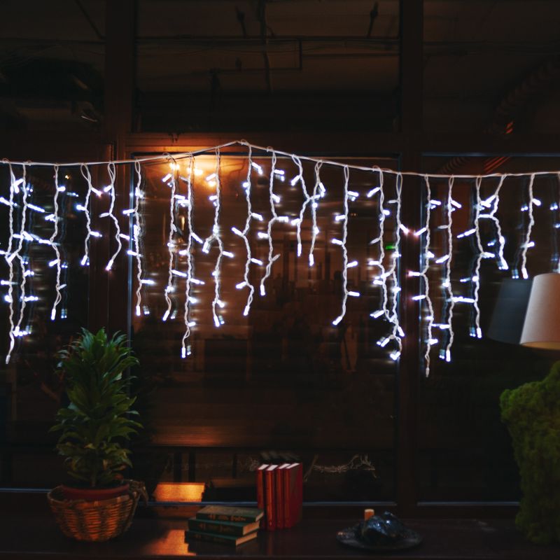 

Новогоднее украшение Гирлянда Бахрома уличная с эффектом мерцания 200 светодиодов, белый свет