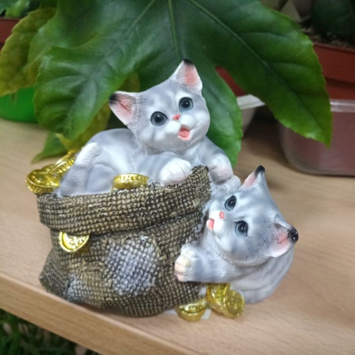 

Аксессуар Котята у мешка с монетами серые